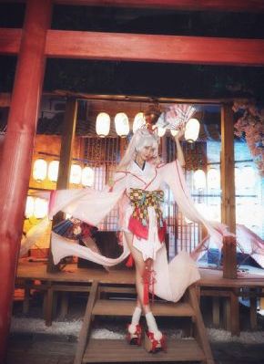 男的趴在女的身上不停的亲吻_BD韩语免费电视剧